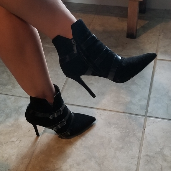 Diesel Black D-arine Buckle Booties size EU-37, US-7 - Picture 1 of 9